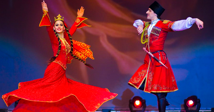Праздничная программа с участием Кавказских танцев и лучших  солистов Юга России.